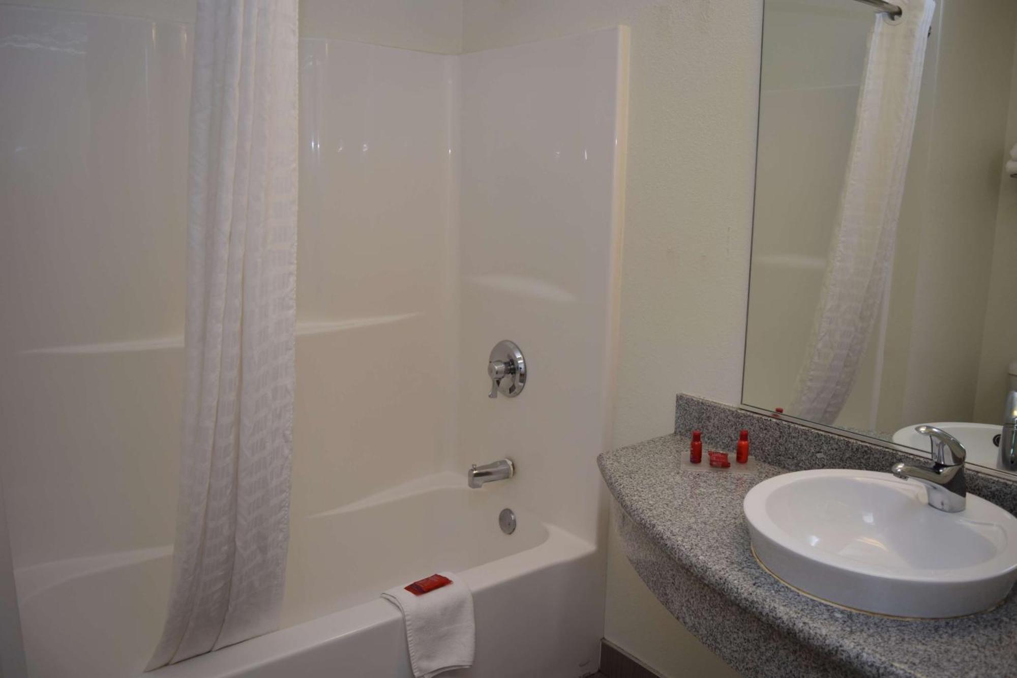 Surestay Plus Hotel By Best Western Niagara Falls East Bagian luar foto
